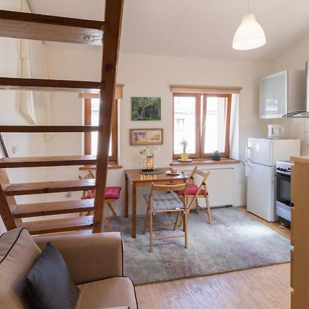 Lovers Nest Apartment คราคูฟ ภายนอก รูปภาพ